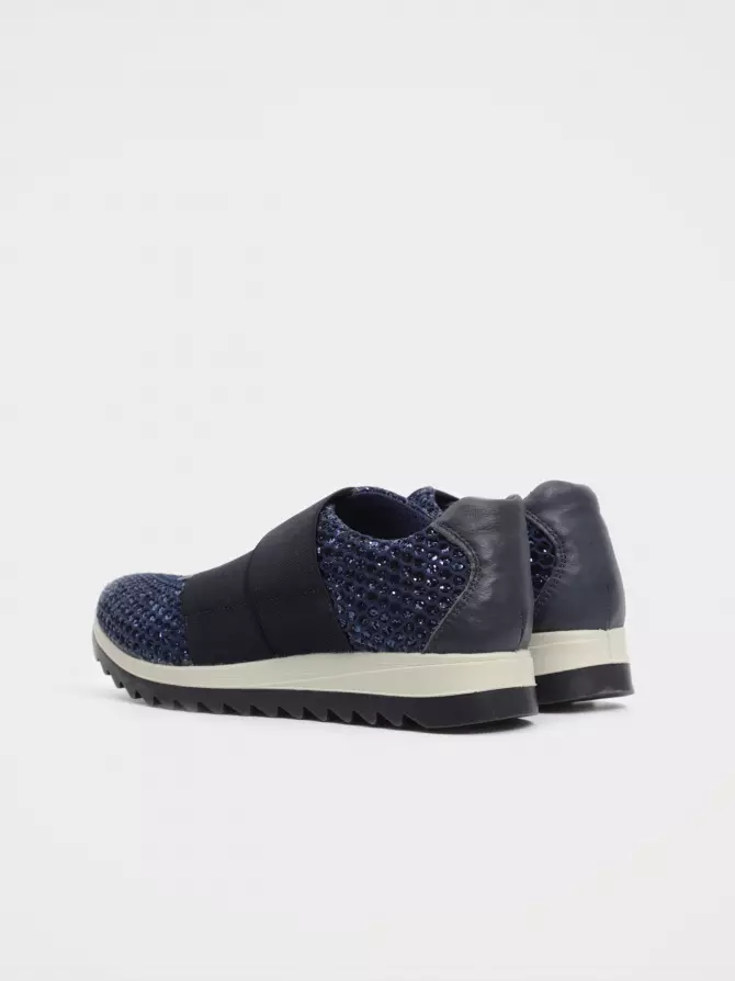 Female sneakers : blue, Year - 03