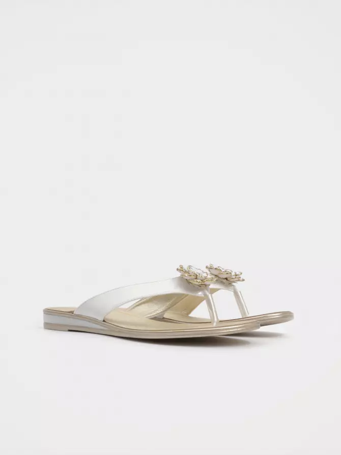 Women's clogs : white, Summer - 06