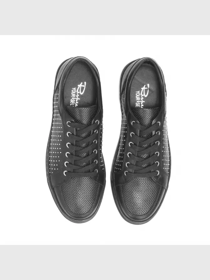 Male shoes : black, Year - 01
