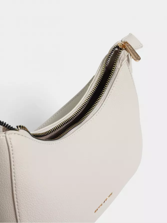 David Jones:, Літо - 04