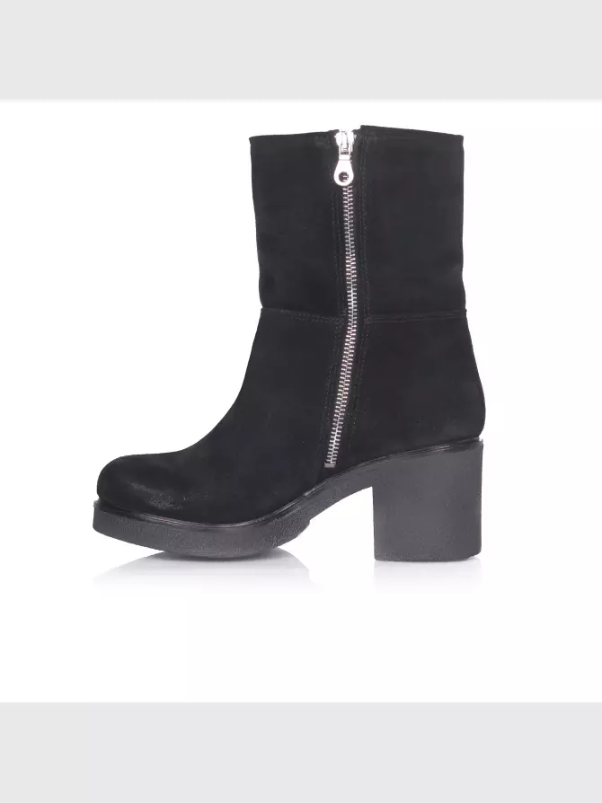 Female boots : black, Winter - 01