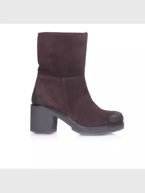 Female boots :  brown, Winter - 01