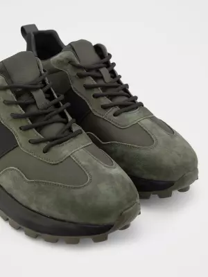 URBAN TRACE:  green, Winter - 02