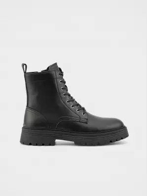 URBAN TRACE:, Winter - 01