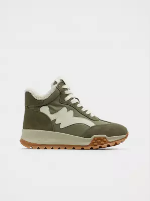 URBAN TRACE:, Winter - 01