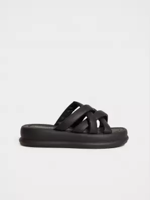 URBAN TRACE:, Summer - 01